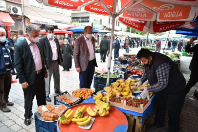 Karantinadaki Nalınlar'ın alışverişini Mustafa Bektaş ile Ali Aykurt Salı pazarından yaptı -izle